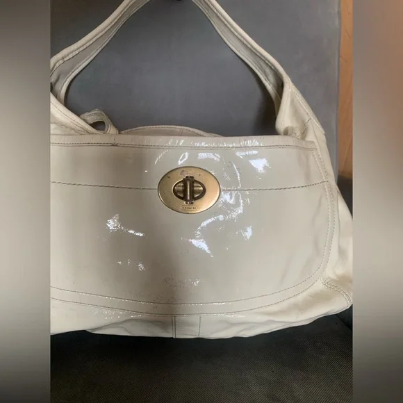 Coach Ergo Large Patent Leather Hobo Purse - Picture 2 of 9